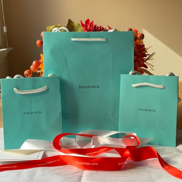 🎀 TIFFANY & CO. BAG AND RIBBON BUNDLE 🎀 NWOT 🎀 - Picture 13 of 16